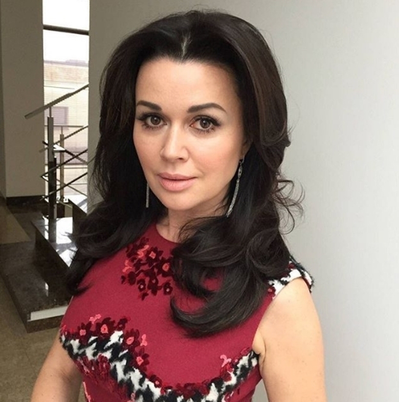 Анастасия Заворотнюк