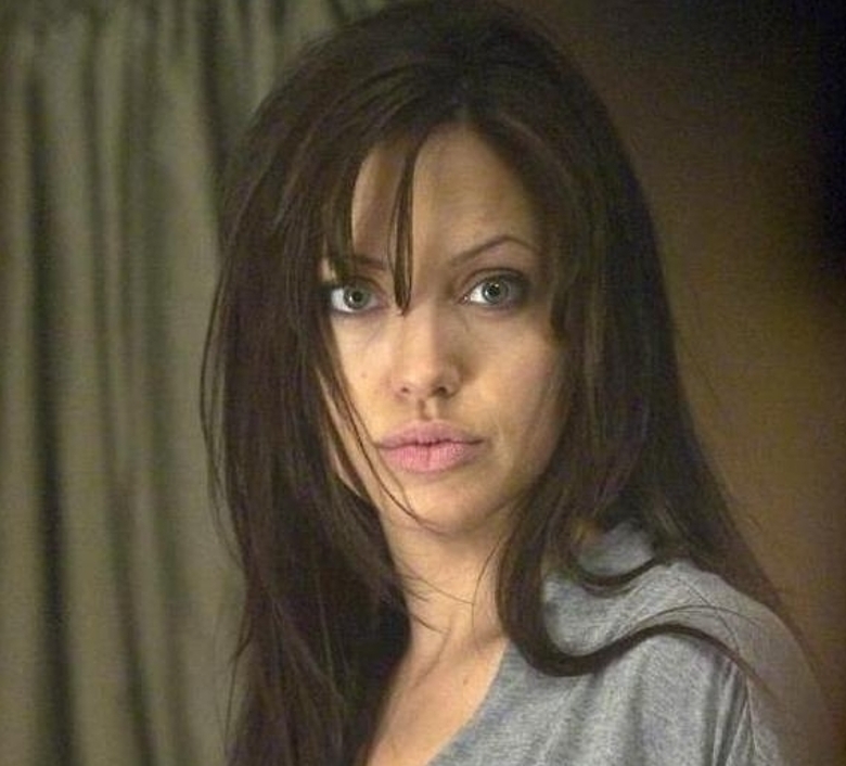 АНДЖЕЛИНА ДЖОЛИ