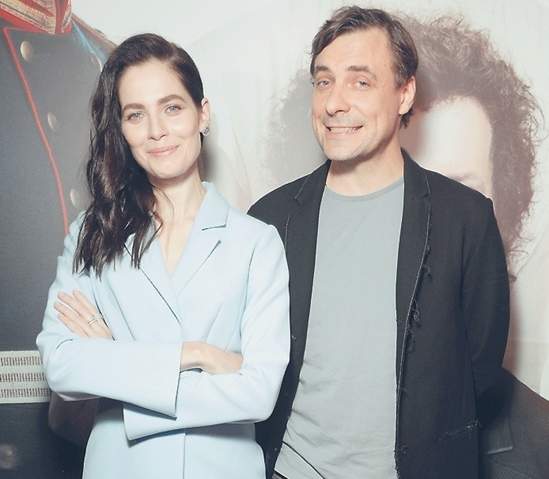 ЮЛИЯ СНИГИРЬ И ЕВГЕНИЙ ЦЫГАНОВ