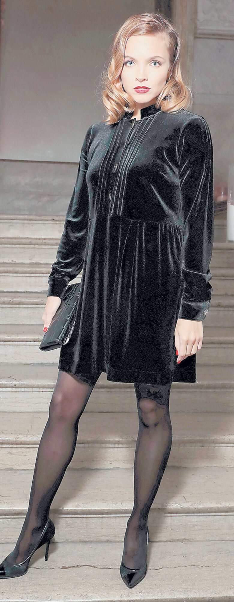 Наталья Земцова: роковая блондинка в черном