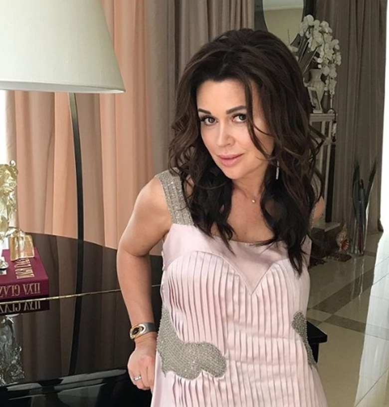 Анастасия Заворотнюк