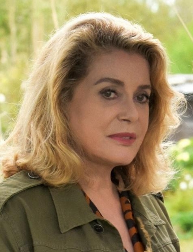 КАТРИН ДЕНЕВ