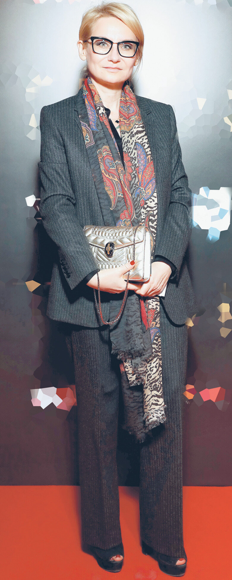 Эвелина Хромченко порадовала безупречным костюмом