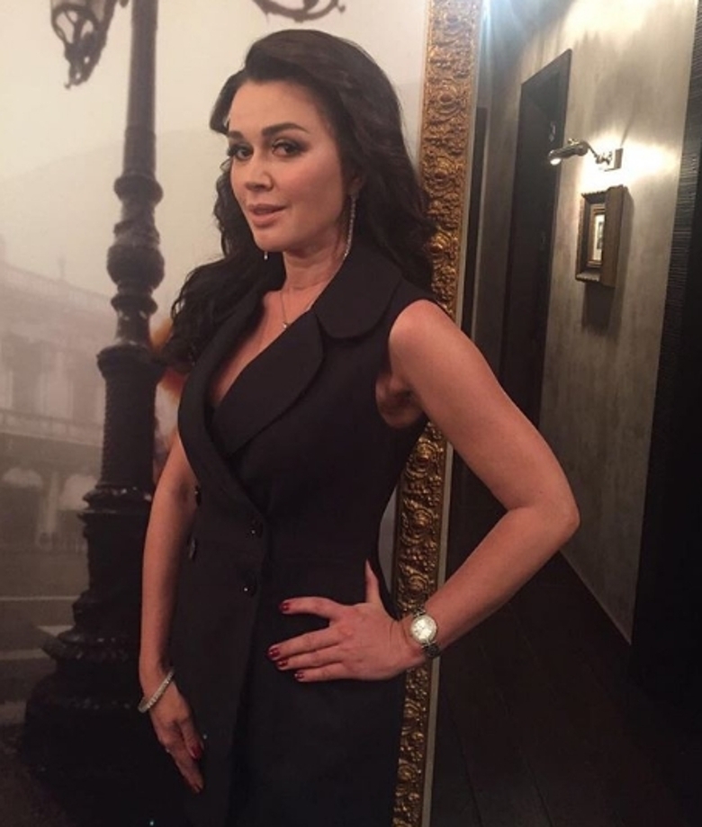 Анастасия Заворотнюк