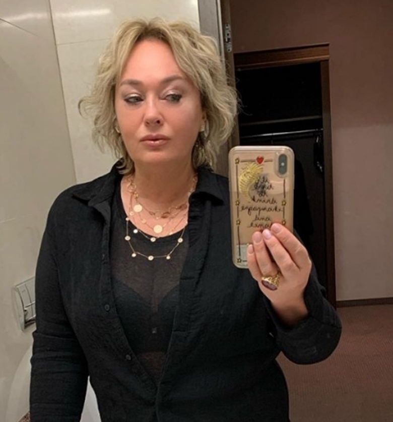 ЛАРИСА ГУЗЕЕВА