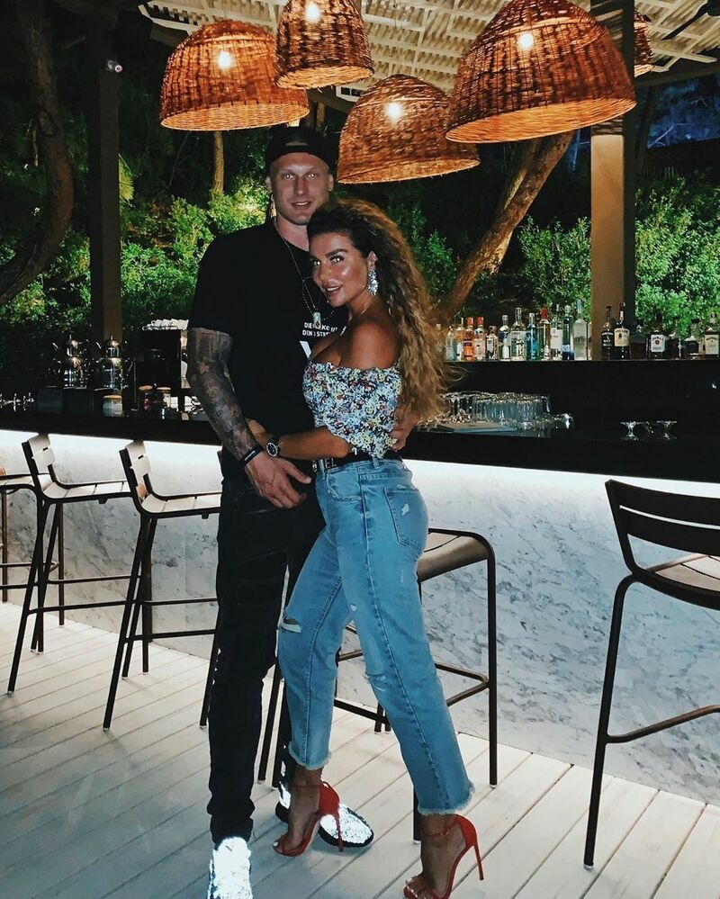 Возлюбленный Анны Седоковой поддерживает ее во всех начинаниях