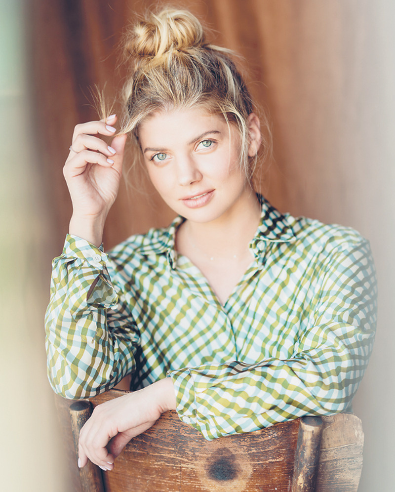 «Главный принцип, которого я придерживаюсь уже много лет: волосы лучше не травмировать»