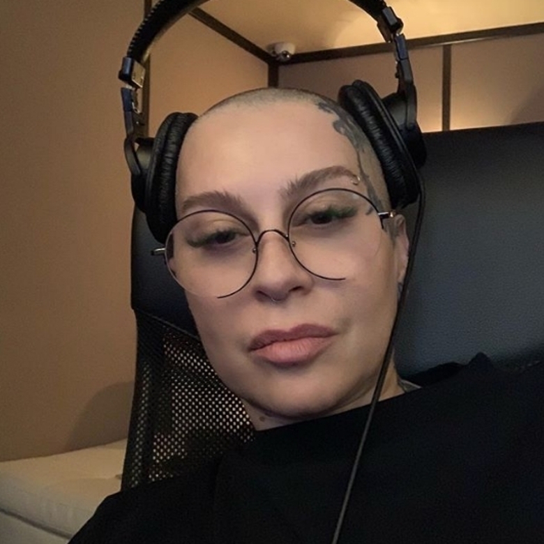 НАРГИЗ ЗАКИРОВА