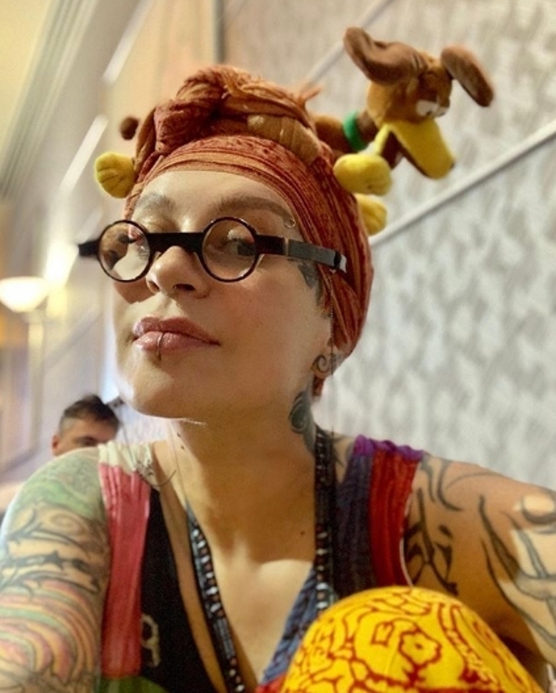 НАРГИЗ ЗАКИРОВА