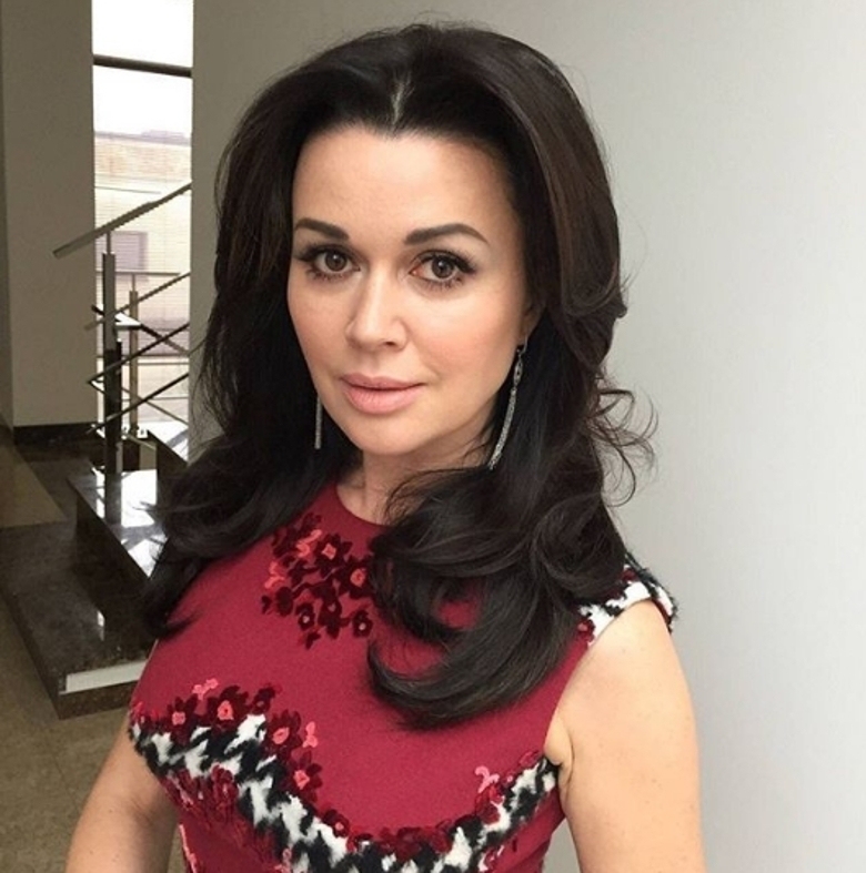 Анастасия Заворотнюк