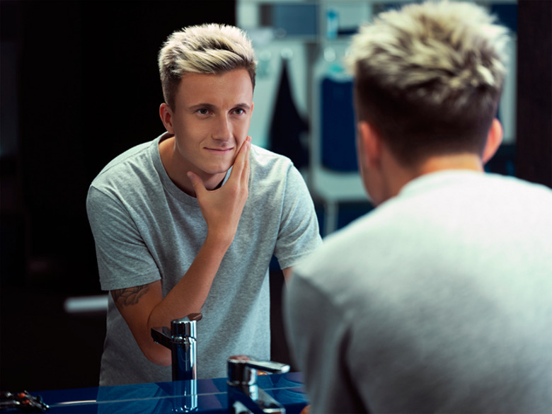 Известный футболист Александр Головин