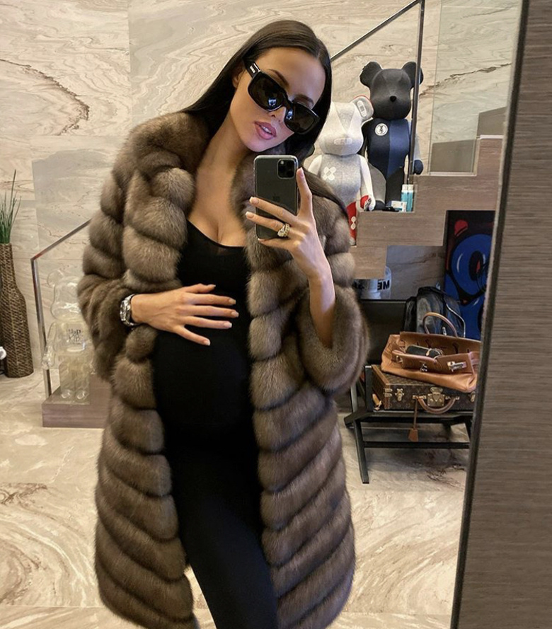 модель с нетерпением ждала появления первенца