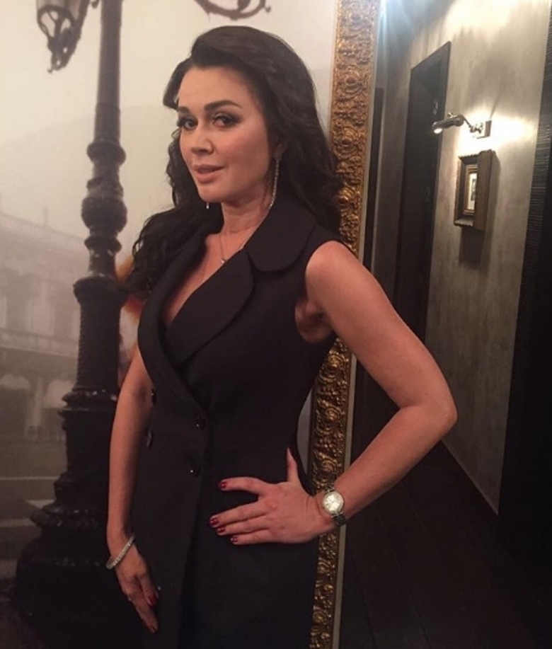 Анастасия Заворотнюк