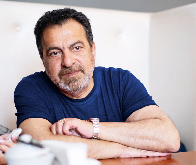 "Лишиться мамы в четырнадцать лет было трагедией. Я ведь единственный ребенок в семье, был окутан ее вселенской любовью"