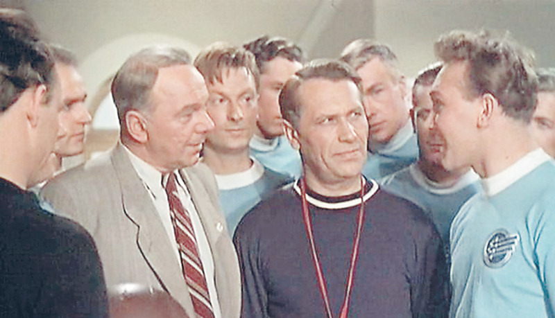 Марк Бернес в фильме «Запасной игрок»