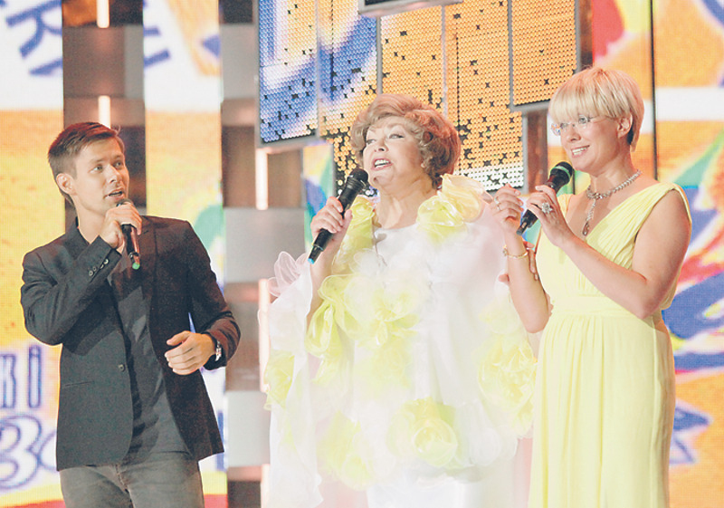 Знаменитая творческая династия: Стас Пьеха с мамой Илоной Броневицкой и бабушкой Эдитой Пьехой