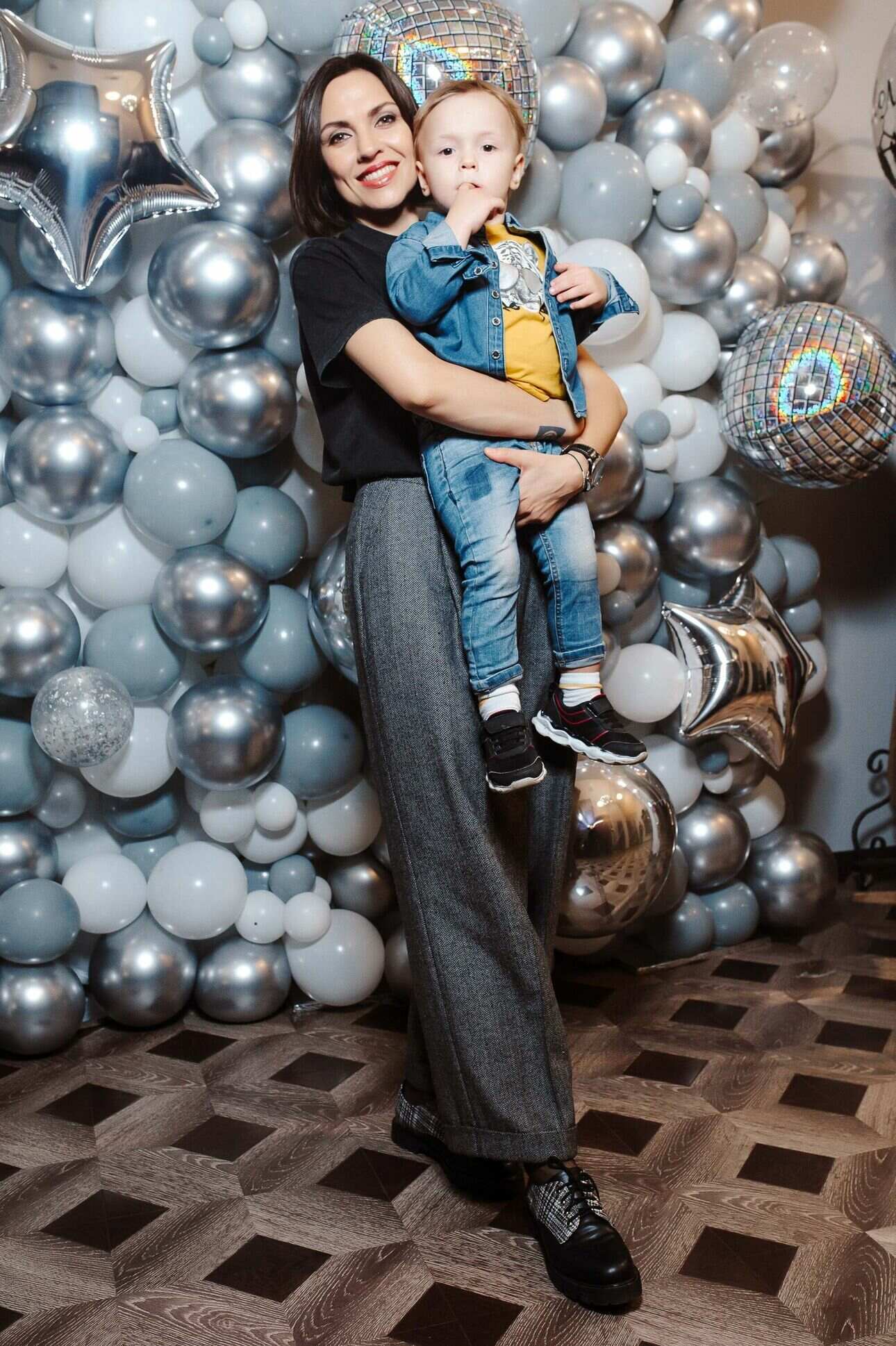 Экс-солистка группы "Блестящие" Надя Ручка вывела в свет маленького Леву, которому этим летом исполнилось два года