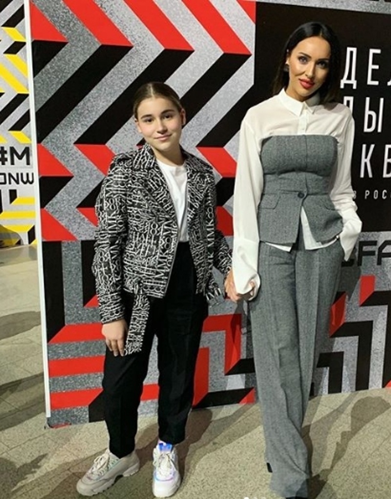 Алсу и Микелла Абрамова