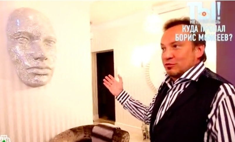 Квартиру Моисеева в Юрмале демонстрировал его директор Сергей Горох