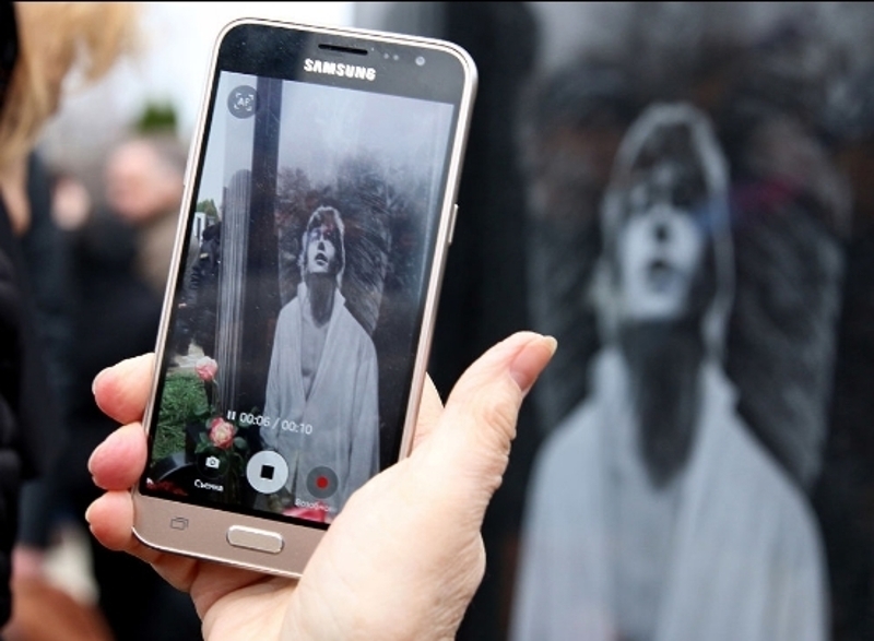 Памятник Николаю Караченцову