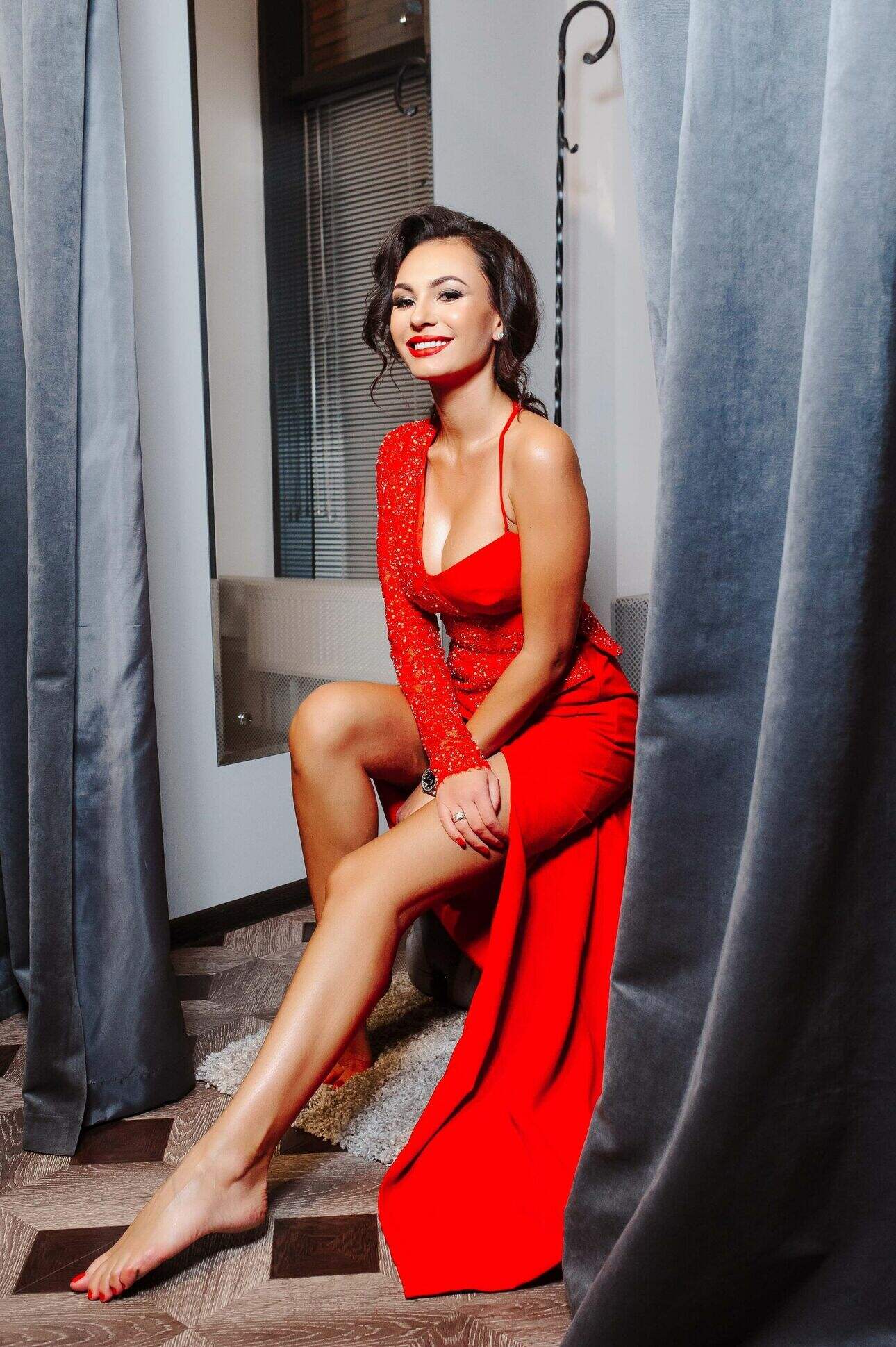 В этот вечер у всех девушек была возможность перемерить огромное количество нарядов