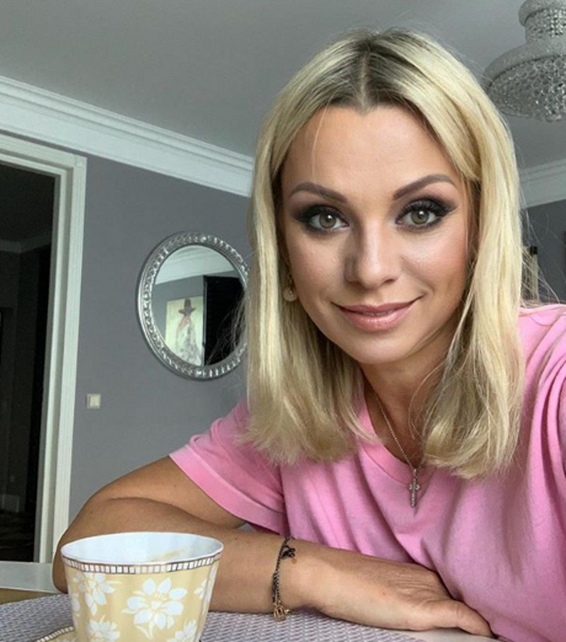 Став популярной в девяностые годы, Ирина практически не меняется внешне. Многие хотели бы узнать ее секрет