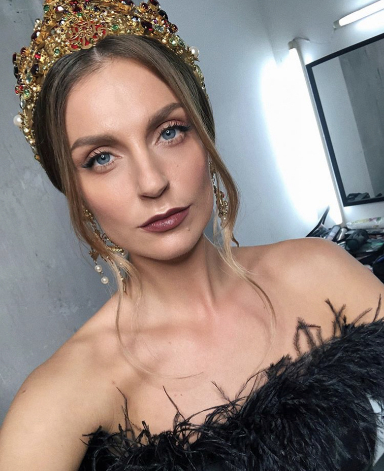 звезды любят наряжаться при удобном случае