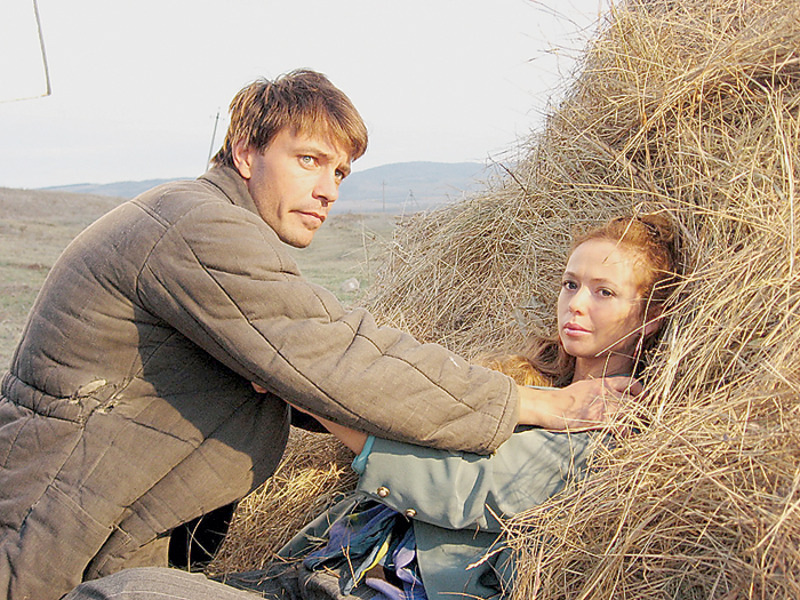 В сериале «Серафима» коренная москвичка Елена Захарова перевоплотилась в деревенскую девушку и сделала это очень достоверно