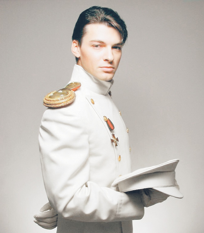 После роли барона Владимира Корфа в сериале «Бедная Настя» у актера появилось огромное множество поклонниц