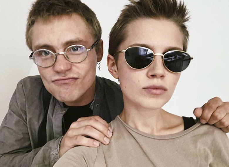 Партнеры по сцене не встречаются в жизни