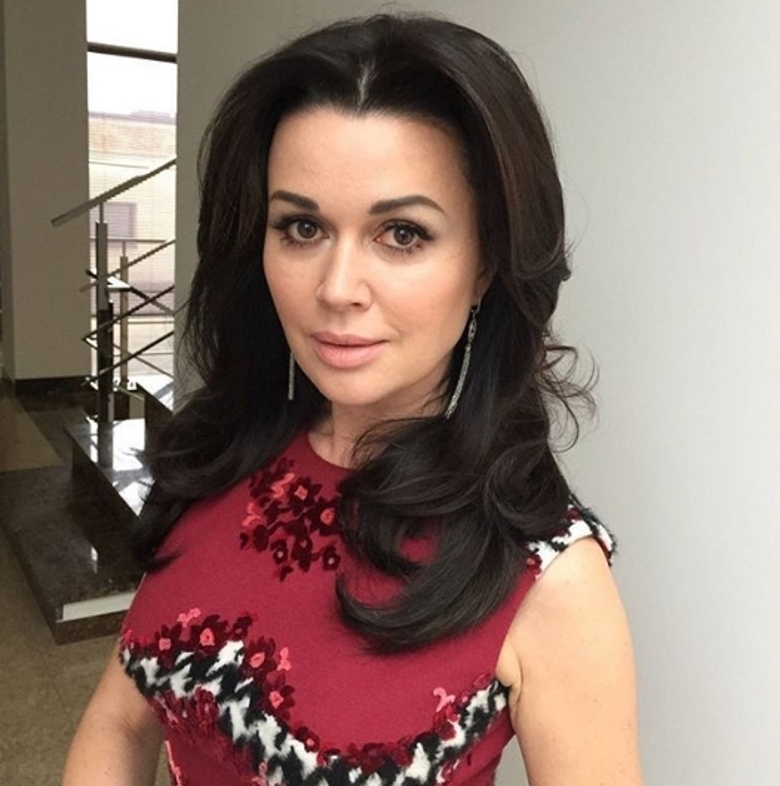 Анастасия Заворотнюк