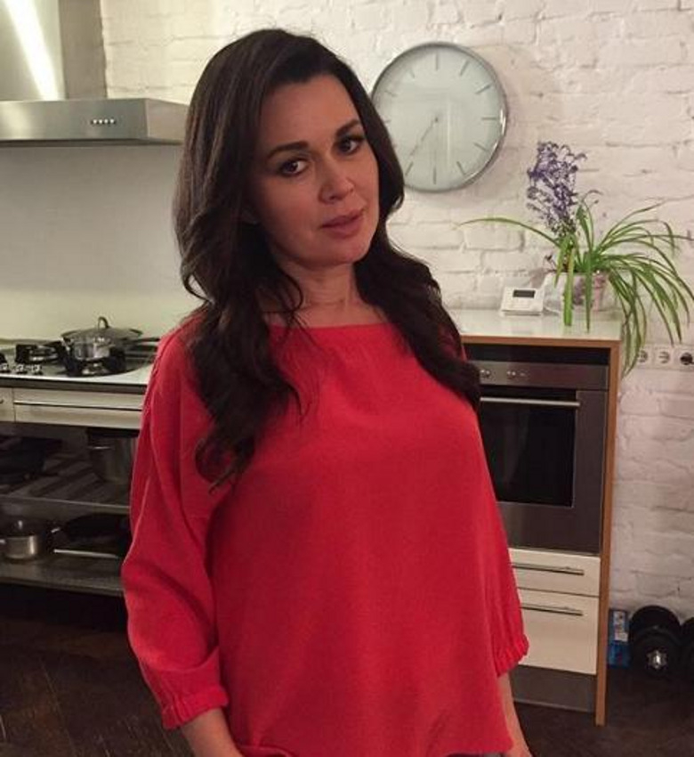 Анастасия Заворотнюк