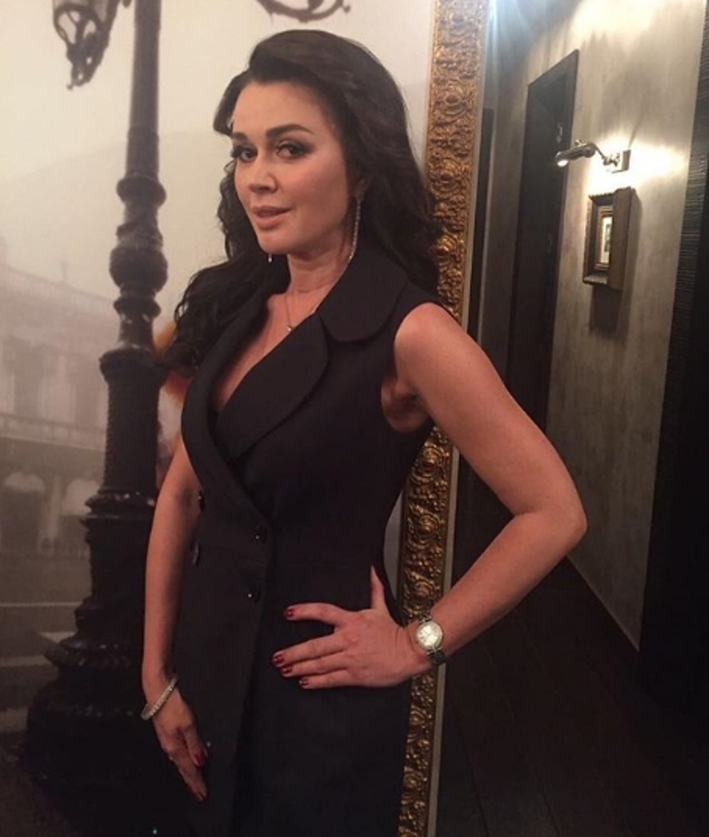 Анастасия Заворотнюк