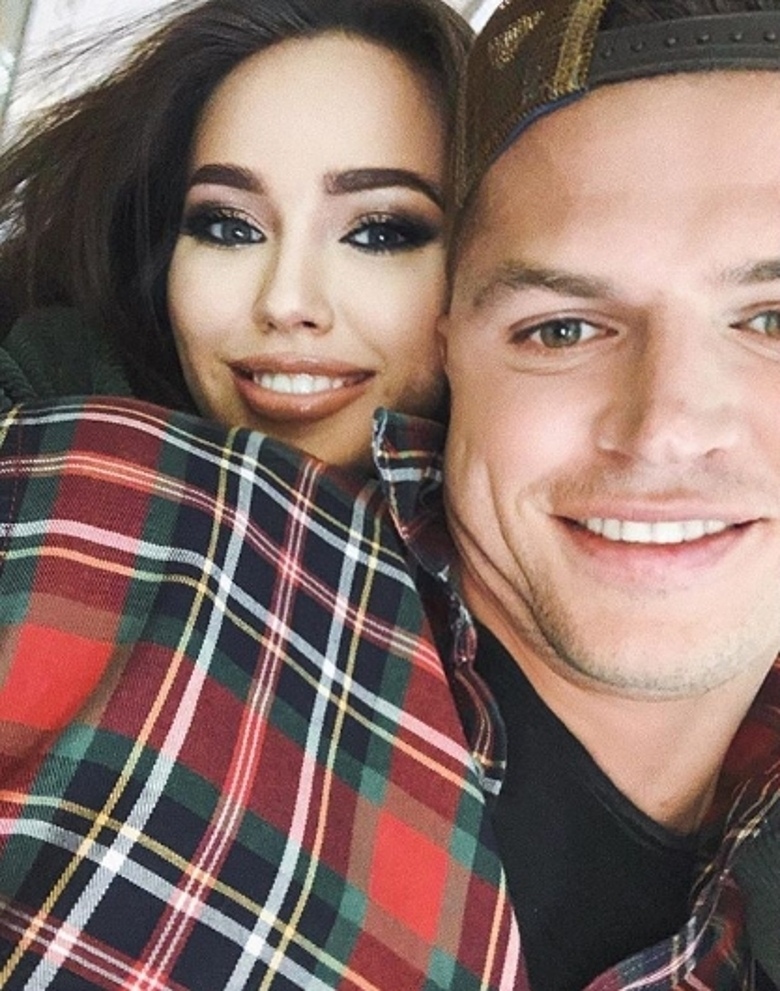 Дмитрий Тарасов с женой Анастасией