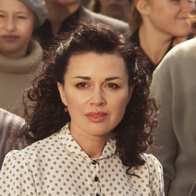 Анастасия Заворотнюк