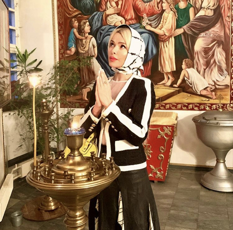 Женщина заявляет, что снимки сделали папарацци