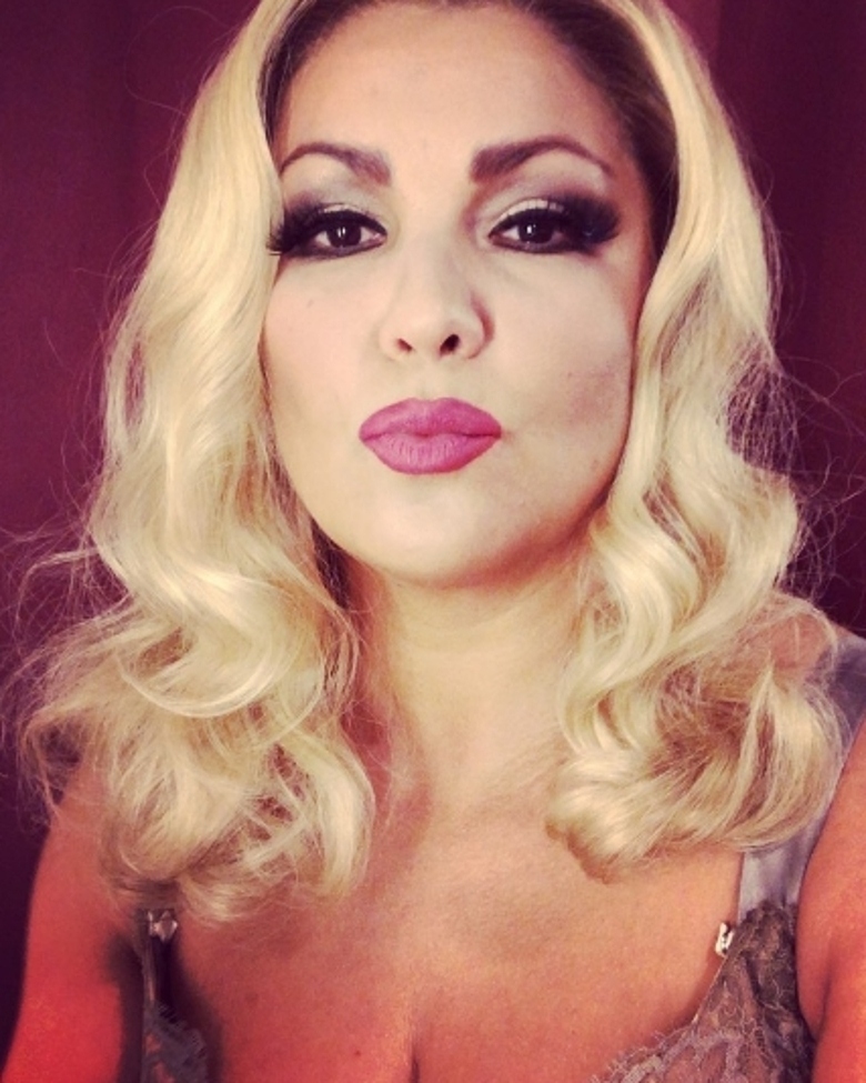 Анна Нетребко