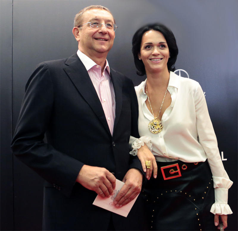 Супруг Славы, бизнесмен Анатолий Данилицкий, старше певицы на 28 лет, однако это нисколько не мешает крепкому семейному союзу