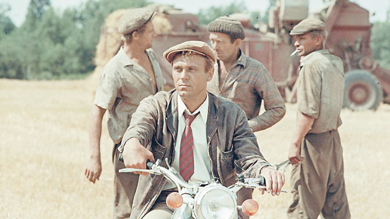 Свою первую большую роль в кино Меньшов сыграл в фильме «Человек на своем месте» (1972)