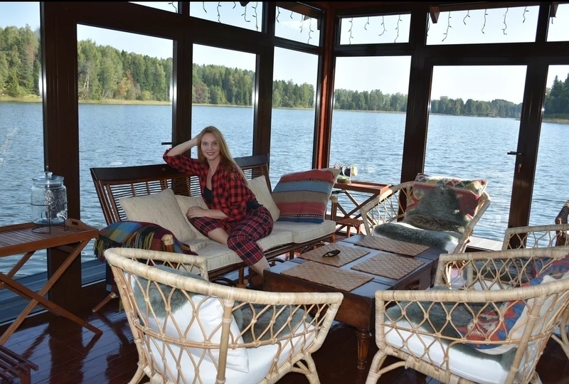 Певица Варвара отказалась от интернета