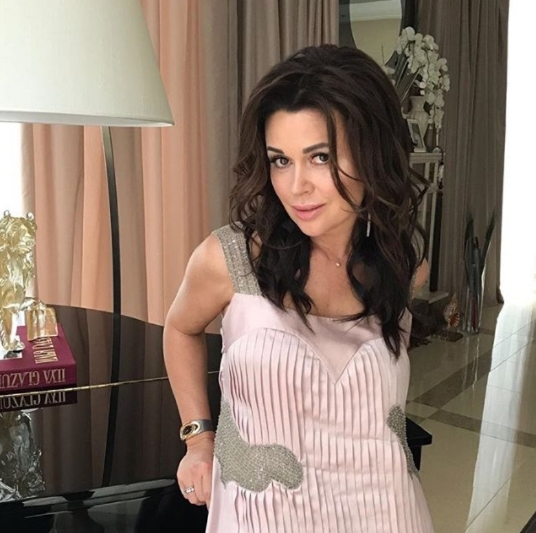 Анастасия Заворотнюк