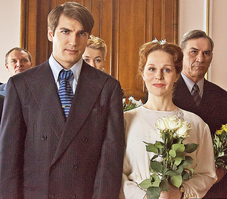 До съемок актеры, сыгравшие главные роли, не были знакомы друг с другом. Но после длительных командировок все они стали настоящими друзьями