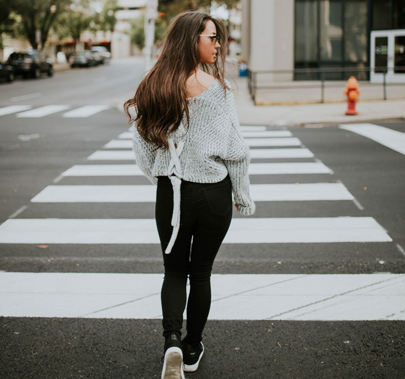 Модельная походка не является красивой повседневной походкой