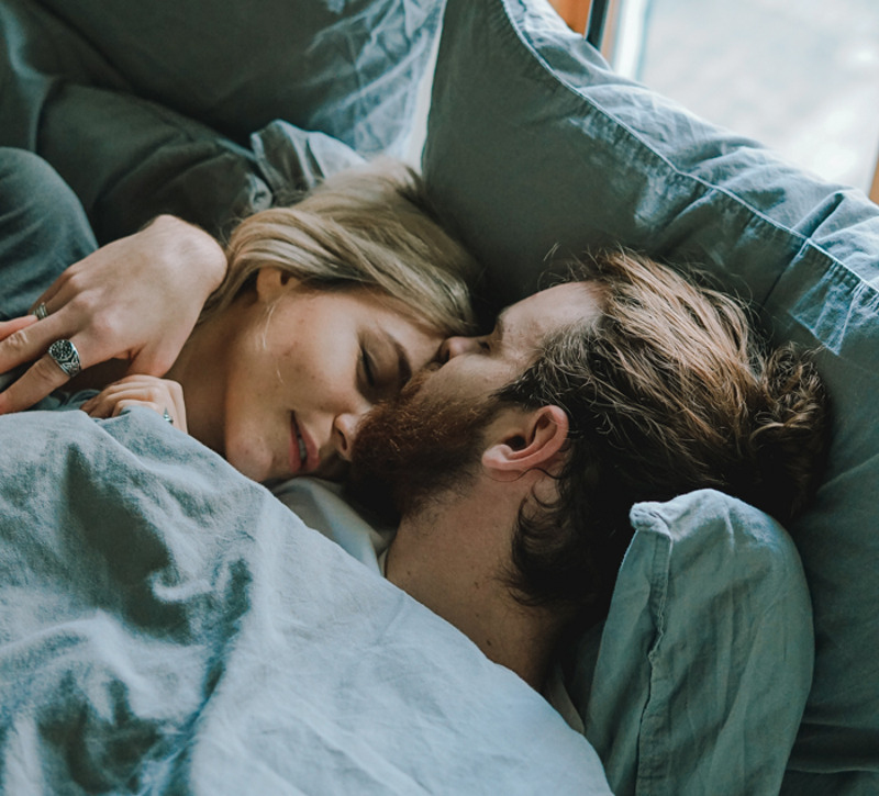 Кому-то важнее эмоциональная близость, а кому-то - антураж