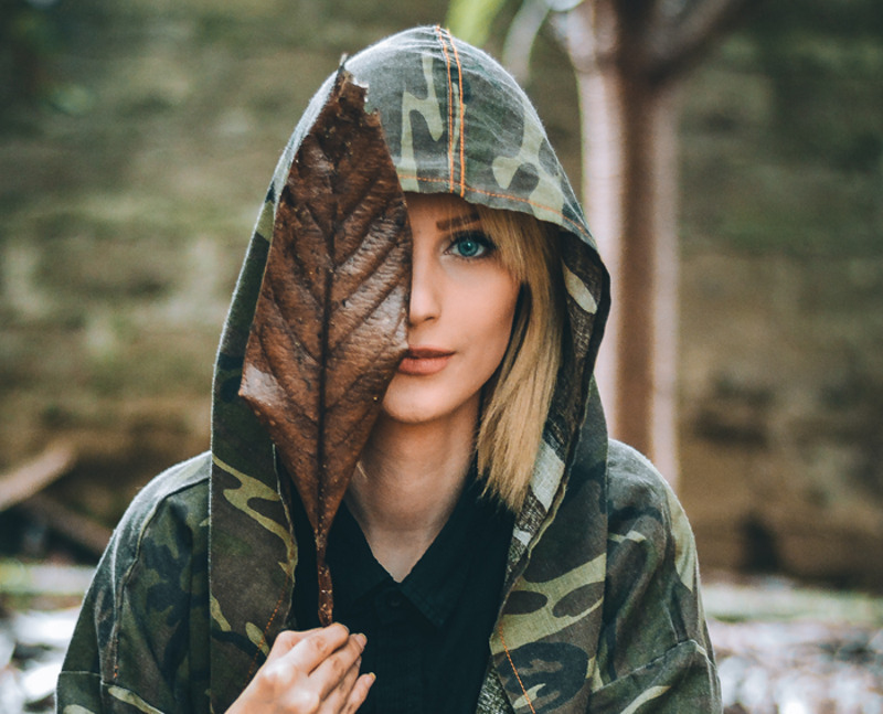 Современная эстетическая медицина предлагает свои методы борьбы с мешками и синяками под глазами