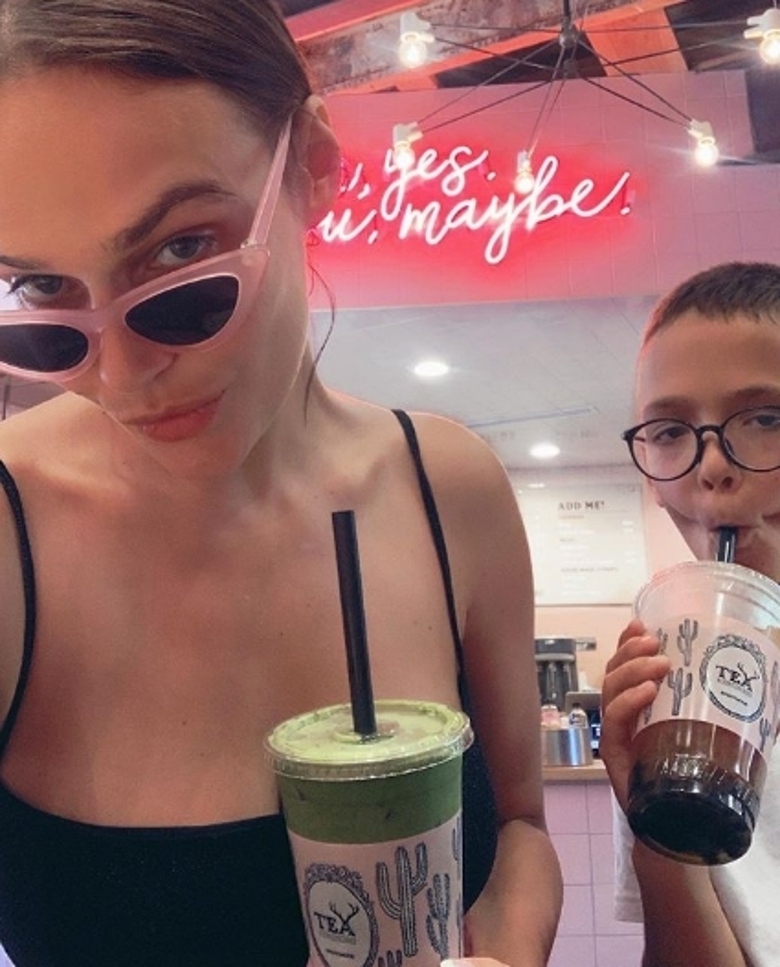 Алена Водонаева с сыном Богданом