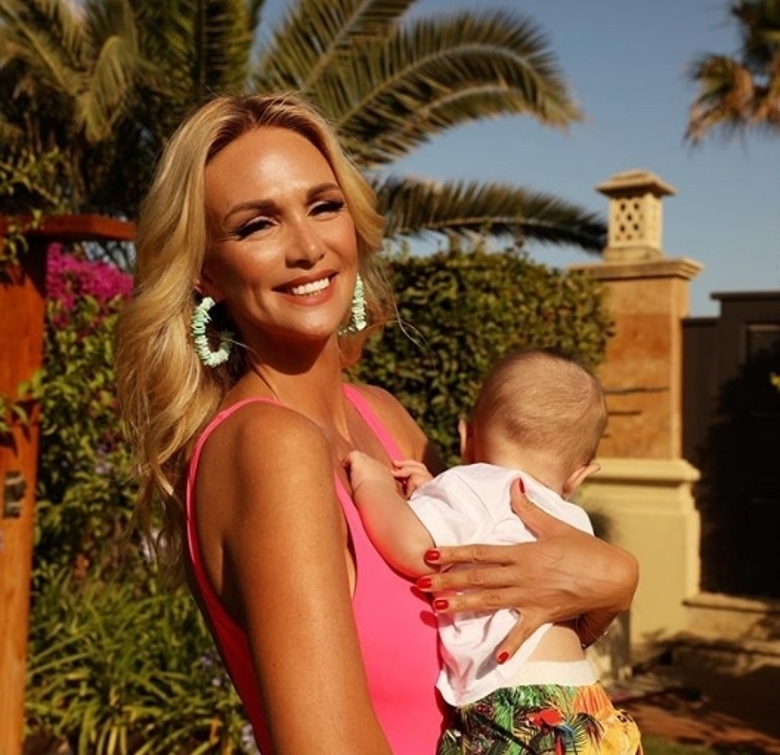 Виктория Лопырева с сыном