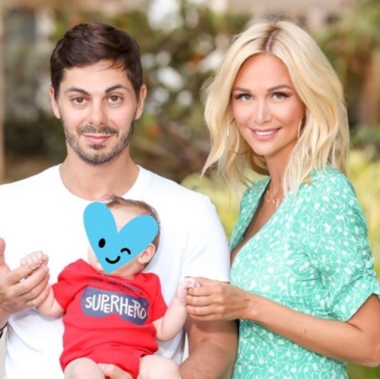 Виктория Лопырева и Игорь Булатов с сыном Марком Лео