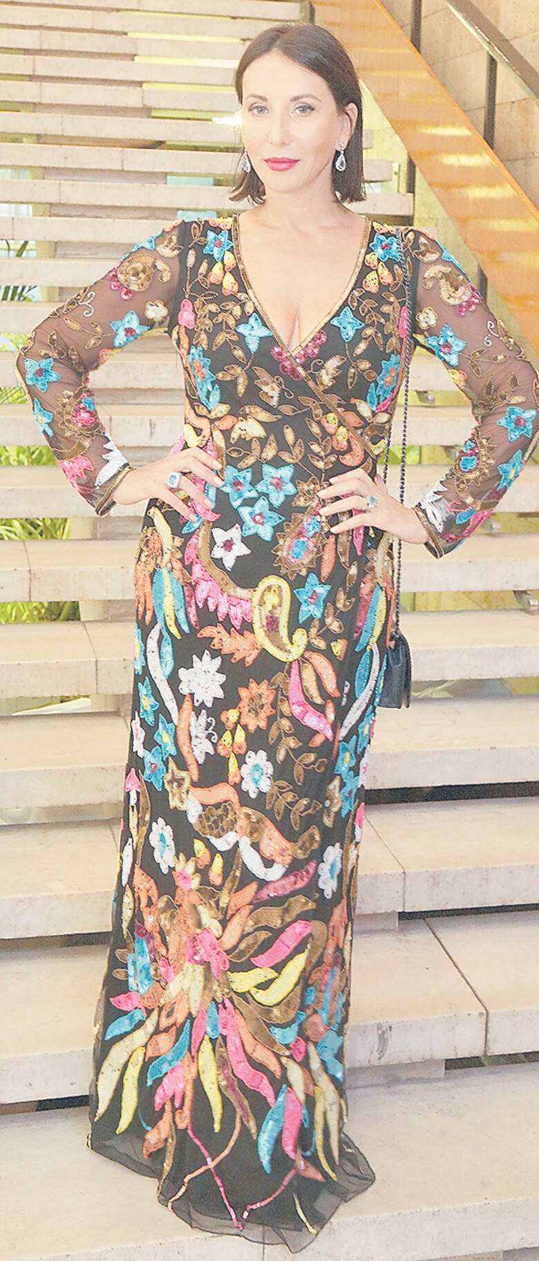 Алика Смехова: костюм фигуристки с отросшей до пола юбкой