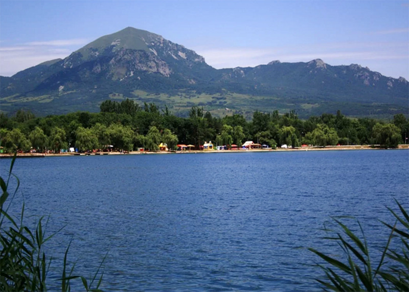 Новопятигорское озеро